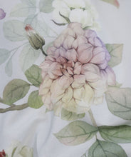 Ielādējiet video galerijas pārlūkā, Mako - Satīna gultas veļa Spring time | Bed Art Fleuresse