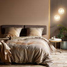 Ielādējiet video galerijas pārlūkā, Mako - Satīna gultas veļa Beige | Bed Art Fleuresse