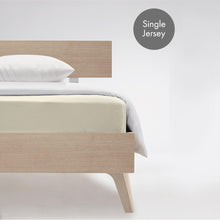 Ielādējiet video galerijas pārlūkā, Palags ar gumiju Creme | Jenny Fleuresse