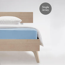 Ielādējiet video galerijas pārlūkā, Palags ar gumiju Light blue | Jenny Fleuresse