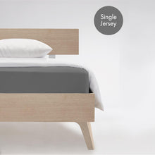 Ielādējiet video galerijas pārlūkā, Palags ar gumiju Stone gray | Jenny Fleuresse