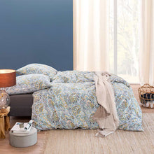 Ielādējiet video galerijas pārlūkā, Flaneļa gultas veļa Velvet & Silk | Bielmonte Taube ESTELLA