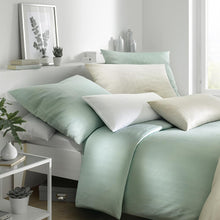 Ielādējiet video galerijas pārlūkā, Mako – Damasta gultas veļa Puristic White | Jade Fleuresse