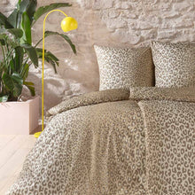 Ielādējiet video galerijas pārlūkā, Mako - Satīna gultas veļa Lionel Beige | ESTELLA 
