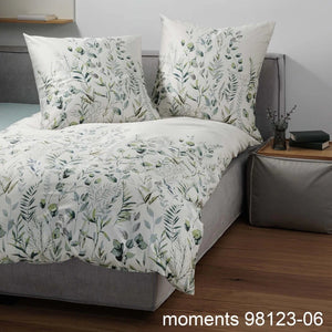 Mako - Satīna gultas veļa Floral green | Moments JANINE