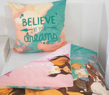 Ielādējiet video galerijas pārlūkā, Gultas veļa bērniem | Spirit Wild and Free HERDING 
