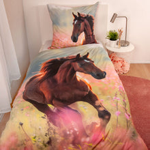 Ielādējiet video galerijas pārlūkā, Gultas veļa bērniem | Wild Horse HERDING 
